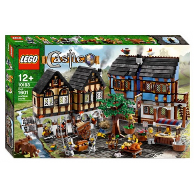 LEGO Castle Le marché du village 2009